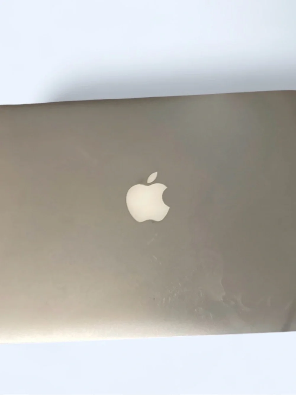 Apple MacBook Pro - Silver Aluminum